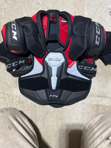 Small Junior CCM Ft4 Shoulder Pads (Used)
