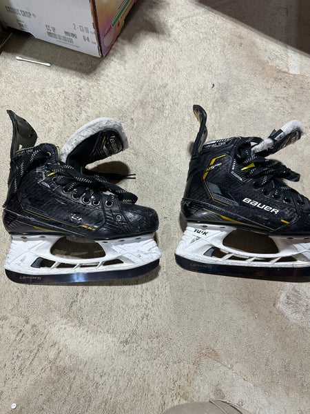 Bauer Supreme M5 Pro Hockey Skates Extra Wide Width Size 3 (Used)