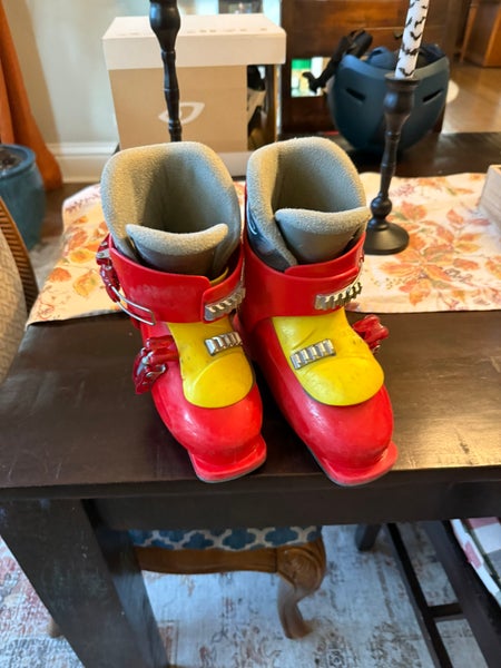 Mondo 20 & 20.5 HEAD Carve x2 Ski Boots (Used)