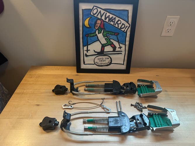 22 Design Vice Telemark Ski Bindings 90 mm Brake Width (Used)