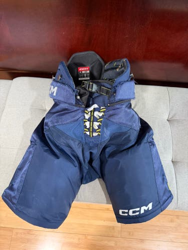Junior Large CCM Tacks AS-V Hockey Pants (Used)