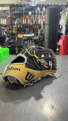 Used Wilson A2000 PF50SS BB/SB Glove RH Throw Black 12 1/4" 11605-S000209589