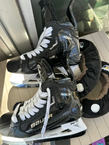 2022 Bauer Supreme Mach Hockey Skates 8 (Used)