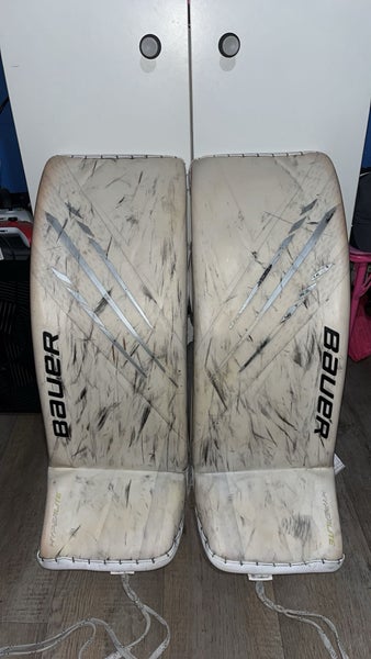 Medium Bauer Hyperlite Goalie Leg Pads (Used)