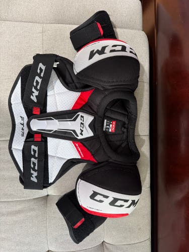 Large Junior CCM JetSpeed FT475 Shoulder Pads (Used)