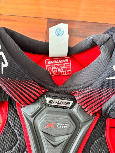 Men's Medium Junior Bauer Vapor velocity Shoulder Pads (Used)