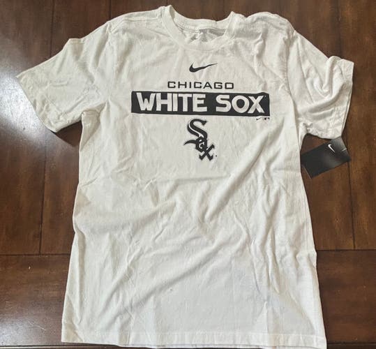 Chicago White Sox Mens Adult Medium White Nike Short Sleeve Shirt NWT