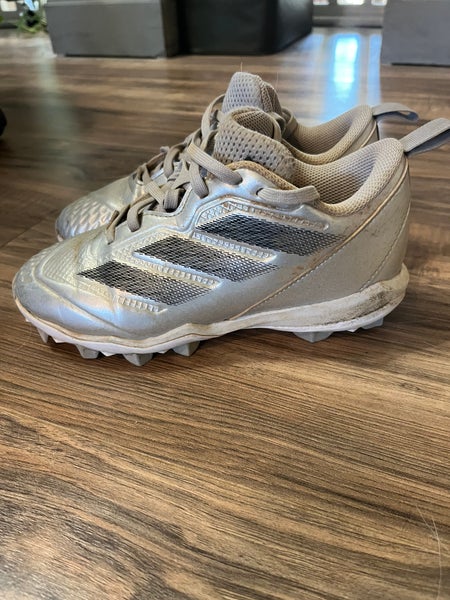 Silver Kid's 2Y (Big Kids / Youth) Adidas Low Top Molded Cleats (Used)