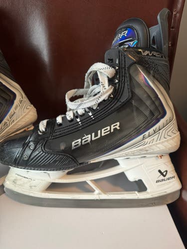 2025 Bauer Vapor Flylite Hockey Skates Narrow Width 6.5 (Used)