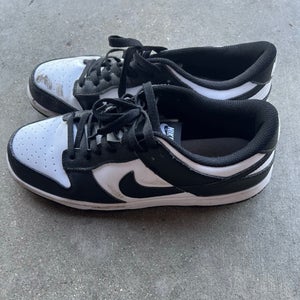 Men's Size M 10.0 (W 11.0) Nike Shoes (Used)
