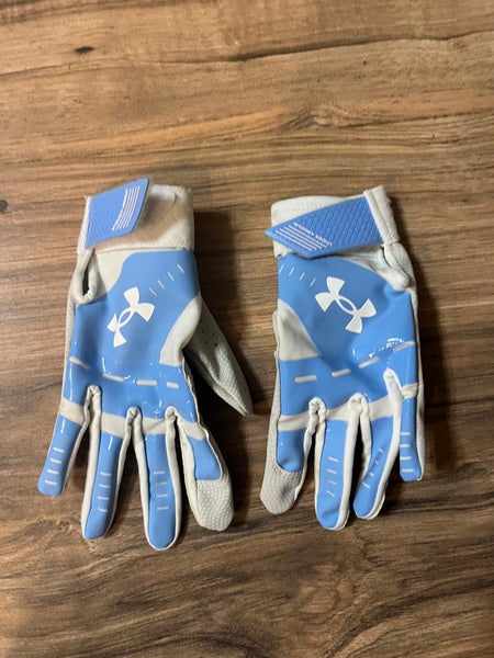 Youth Medium Under Armour Batting Gloves (Used)