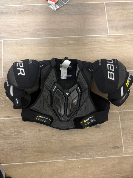 Men's Large Senior Bauer Supreme M5 Pro Shoulder Pads (Used)