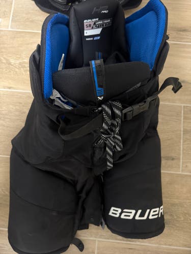 Men's Senior Large Bauer HP Pro Hockey Pants (Used)