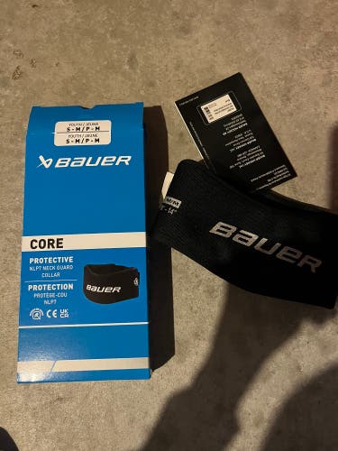 Bauer (New) Neck Guard Youth