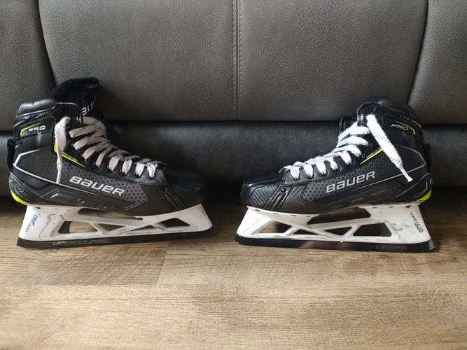 Bauer Pro Hockey Goalie Skates Regular Width 9.5 (Used)