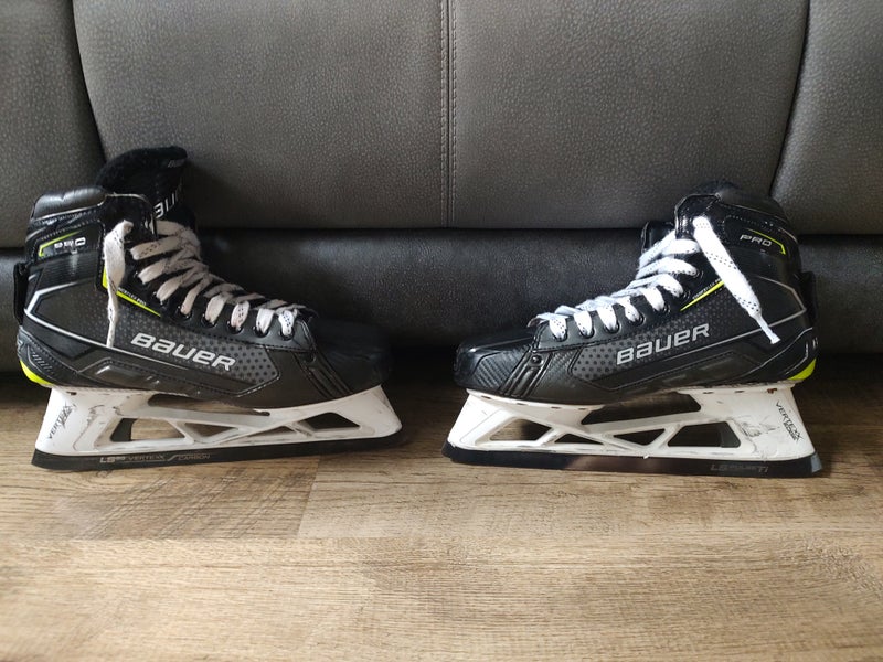 Bauer Pro Hockey Goalie Skates Regular Width 9.5 (Used)