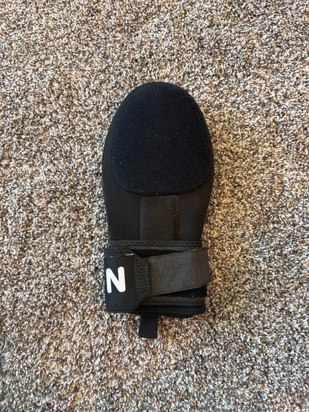 Black Junior Sliding Mitt (Used)