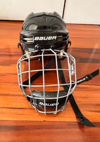 Medium Bauer BHH4500M Helmet (Used)