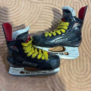 Youth Bauer Vapor X500 Hockey Skates Regular Width 13.5 (Used)
