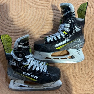 Junior Bauer Vapor X4 Hockey Skates Regular Width Size 3 (Used)