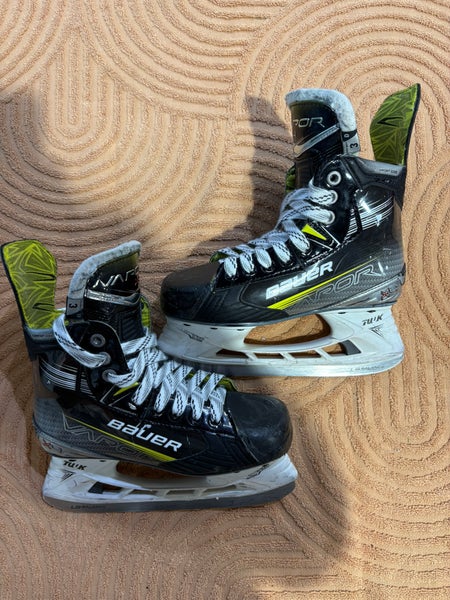 Junior Bauer Vapor X4 Hockey Skates Regular Width Size 3 (Used)
