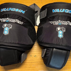 Vaughn VE8 Pro Knee Guards with belt.  (Used)