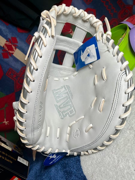 Mizuno RH Catcher's Glove 34" (New)