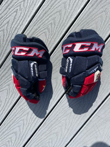 CCM Tacks 6052 Gloves (Sz. 12”)
