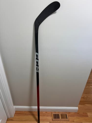 Senior CCM JetSpeed FT8 Pro Right Handed Hockey Stick P28 (New)