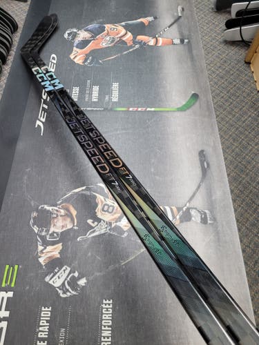 2 PACK | P28M | 85 Flex NEW! Senior CCM Jetspeed FT7 Pro Right Handed Hockey Stick P28M Pro Stock