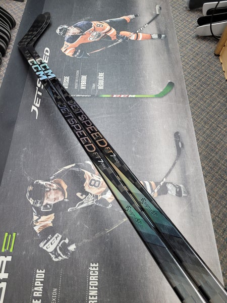 2 PACK | P28M | 85 Flex NEW! Senior CCM Jetspeed FT7 Pro Right Handed Hockey Stick P28M Pro Stock