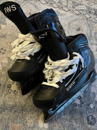 2024 True One Piece Hockey Goalie Skates Regular Width 8 (Used)