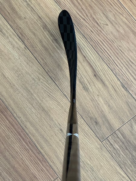 Senior PRO VF Right Handed Hockey Stick (Used, 77 Flex, PRO29 ST: Laine Pro Curve)