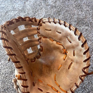 Marucci Honor the Game RH First Base Baseball Glove 12.5" (Used)
