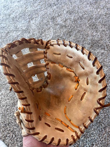 Marucci Honor the Game RH First Base Baseball Glove 12.5" (Used)