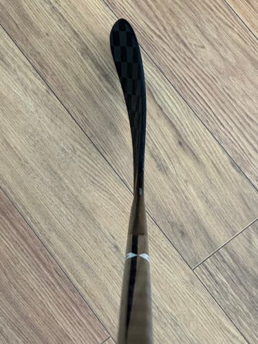 [2-Pack] Senior Used Right Handed PRO Hockey Sticks - VF & VS (Both PRO29 ST: Laine Pro Curve)