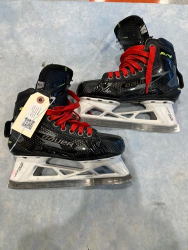 Junior Bauer Elite Hockey Goalie Skates Regular Width Size 3 (Used)