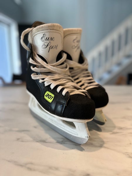 Euro Sport Hockey Skates Junior size 5 (Used)