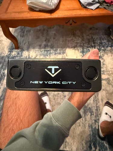 Odyssey Toulon Blade Right Handed Putter 37" (Used)