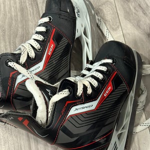 2015 CCM JetSpeed 250 Hockey Skates Regular Width 13 (Used)