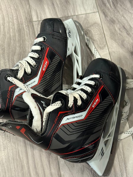 2015 CCM JetSpeed 250 Hockey Skates Regular Width 13 (Used)