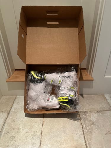 BRAND NEW 24/24.5 Kid's HEAD Raptor 60 Ski Boots