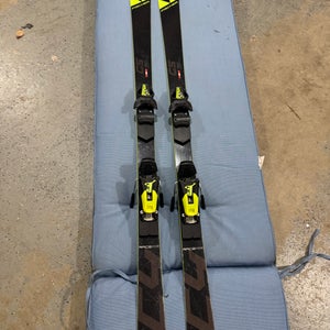 Unisex Fischer 160 cm Racing RC4 World Cup GS Skis With Bindings Max Din 10 (Used)