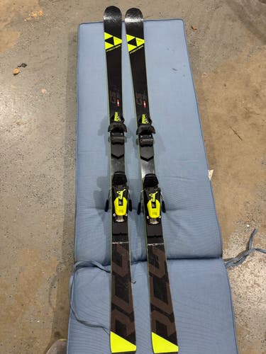Unisex Fischer 160 cm Racing RC4 World Cup GS Skis With Bindings Max Din 10 (Used)