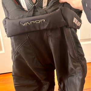 Junior Medium Bauer Vapor X 7.0 Hockey Pants (Used)
