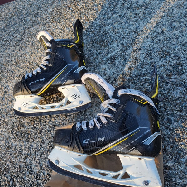 CCM Super Tacks AS1 Hockey Skates Regular Width Size 4 (Used)