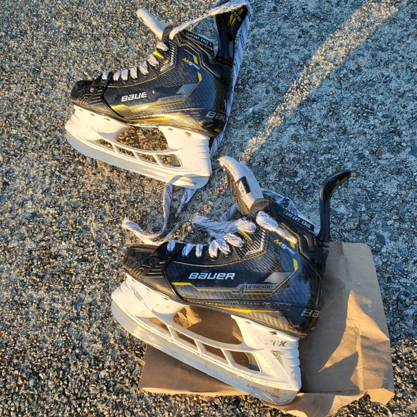 Bauer Supreme M5 Pro Hockey Skates Regular Width Size 3.5 (Used)