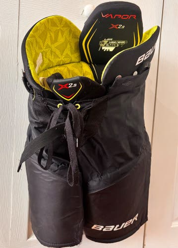 Junior Large Bauer Vapor X2.9 Hockey Pants (Used)