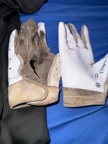 White Medium Adult Nike Vapor Jet 7.0 Gloves (Used)