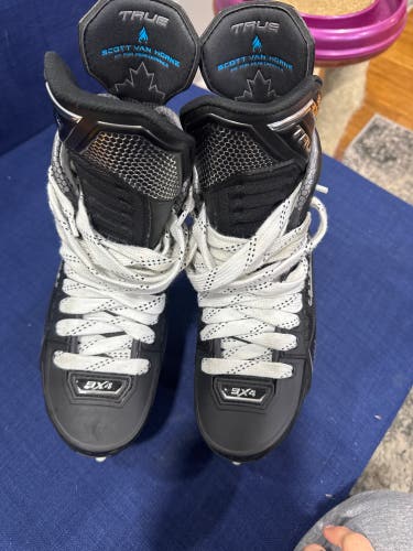 2024 True Catalyst 9X4 Hockey Skates Wide Width 9 (New)
